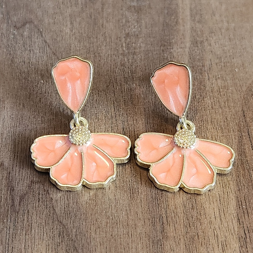 Peach Enamel Flower Drop Earrings Gold Tone Floral Dangle Post Back Women 1.25"
